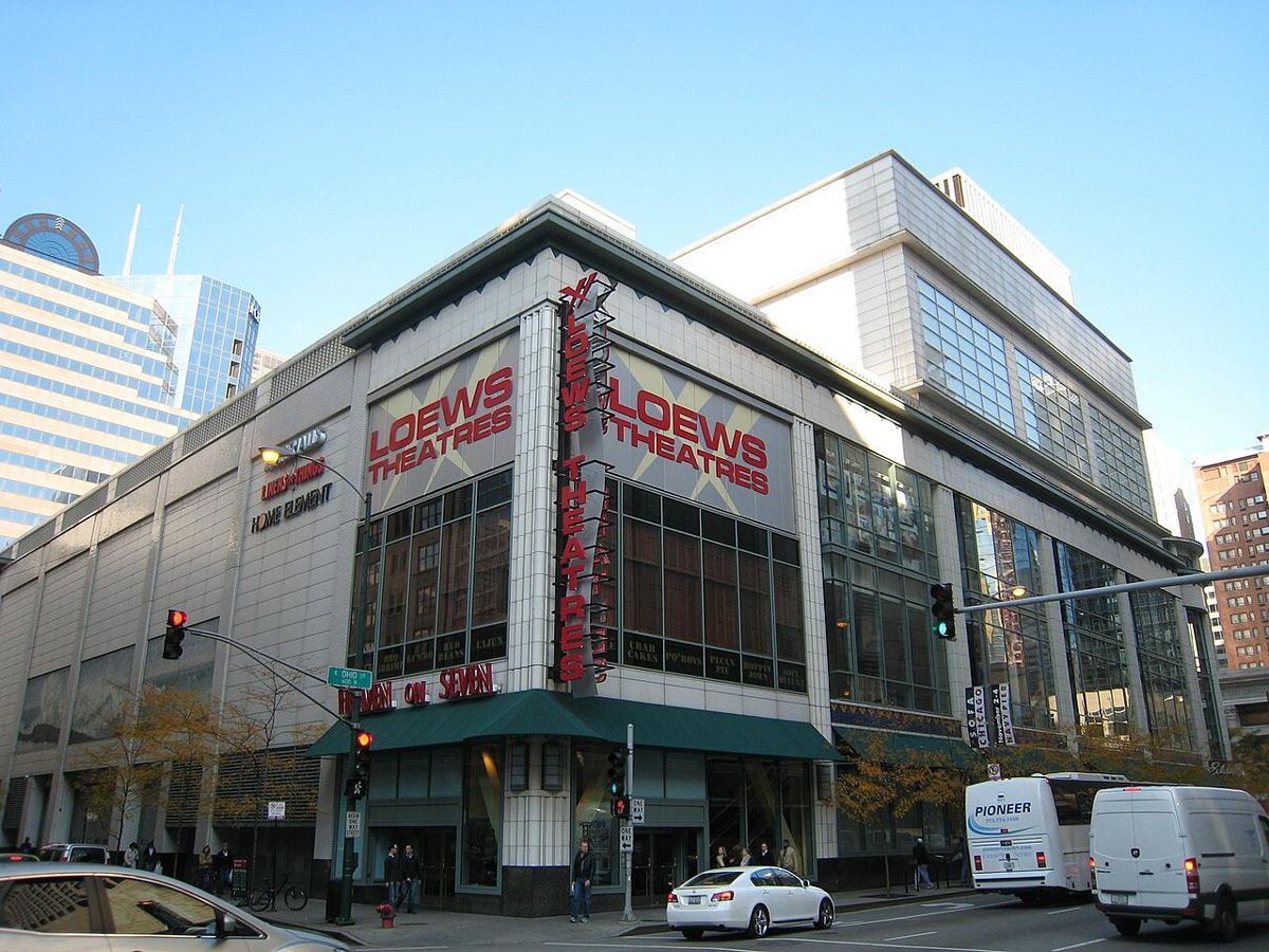 AMC Dine-In 600 North Michigan 9 near 311 South Wacker Drive Chicago