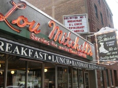 Lou Mitchell's Restaurant near 311 South Wacker Drive Chicago