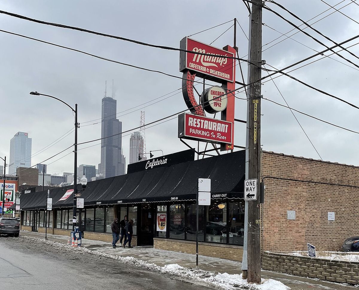 Manny’s Cafeteria and Delicatessen near 311 South Wacker Drive Chicago